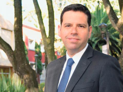 El Dr. Francisco Pérez González designado jefe del Departamento Académico de Administración